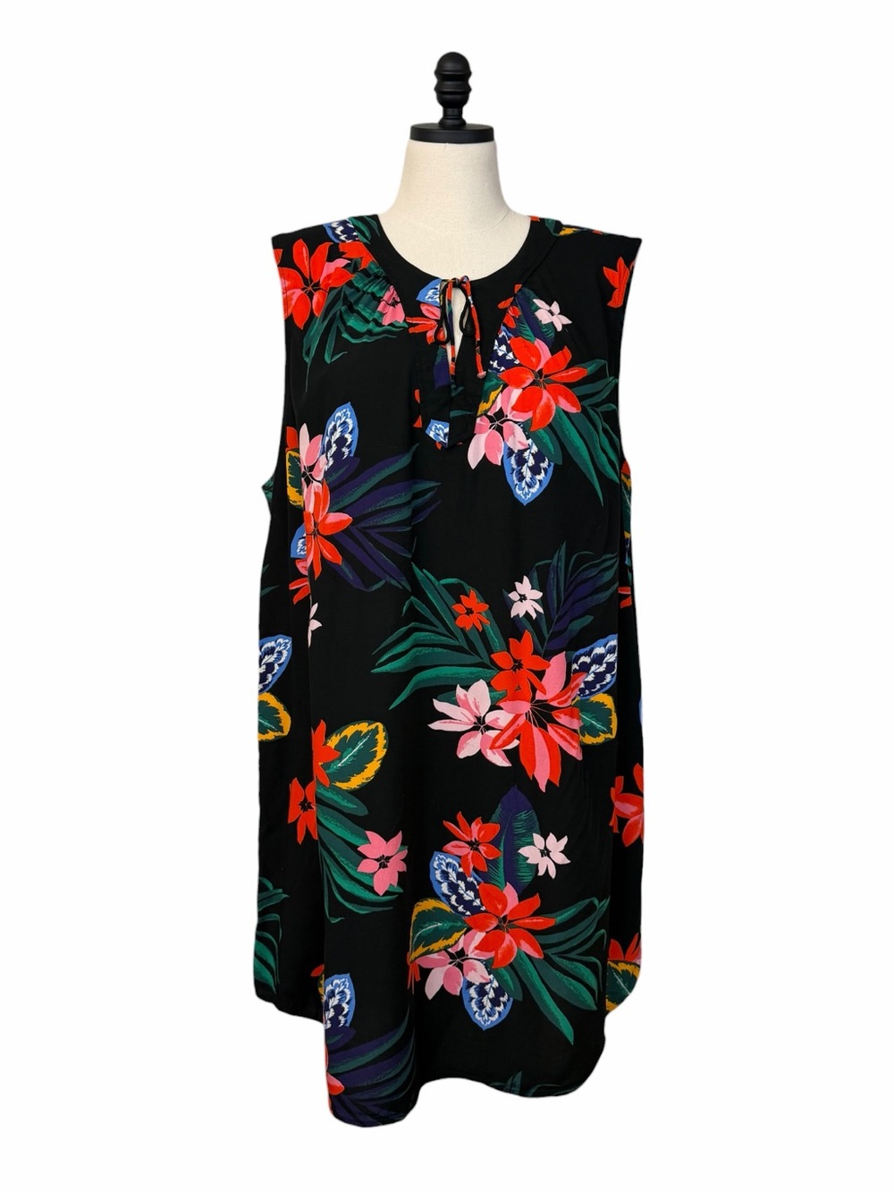 Old Navy Shift Dress XXL Tropical Floral V Neck Sleeveless Black Rayon Relaxed